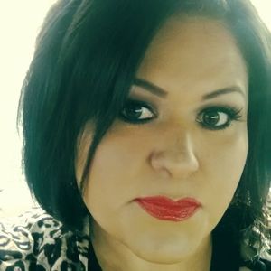 Meet your Posher, Lorena